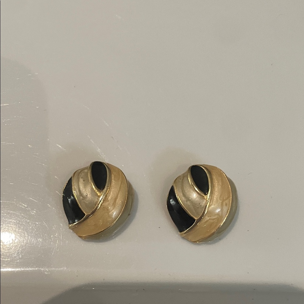 Gold and Black Round Leaf Motif Clip-On Earrings